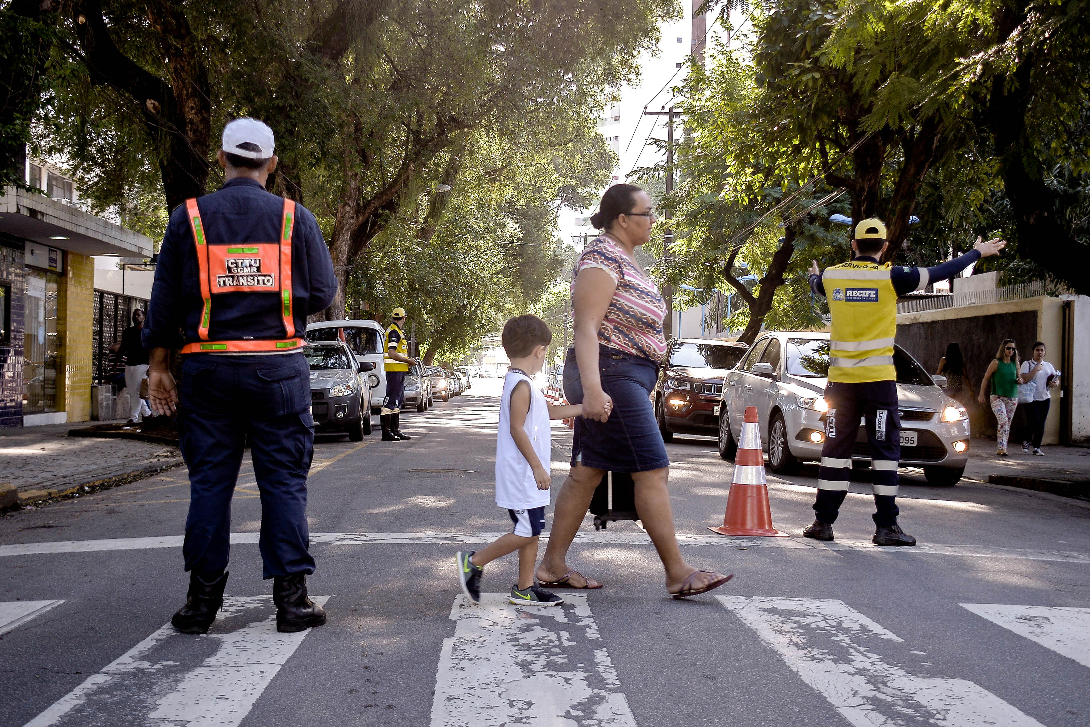 Cerca de 50 agentes e orientadores de trânsito vão reforçar os trabalhos de monitoramento e fiscalização de tráfego. Além disso, a CTTU vai distribuir material educativo para alunos, pais e professores