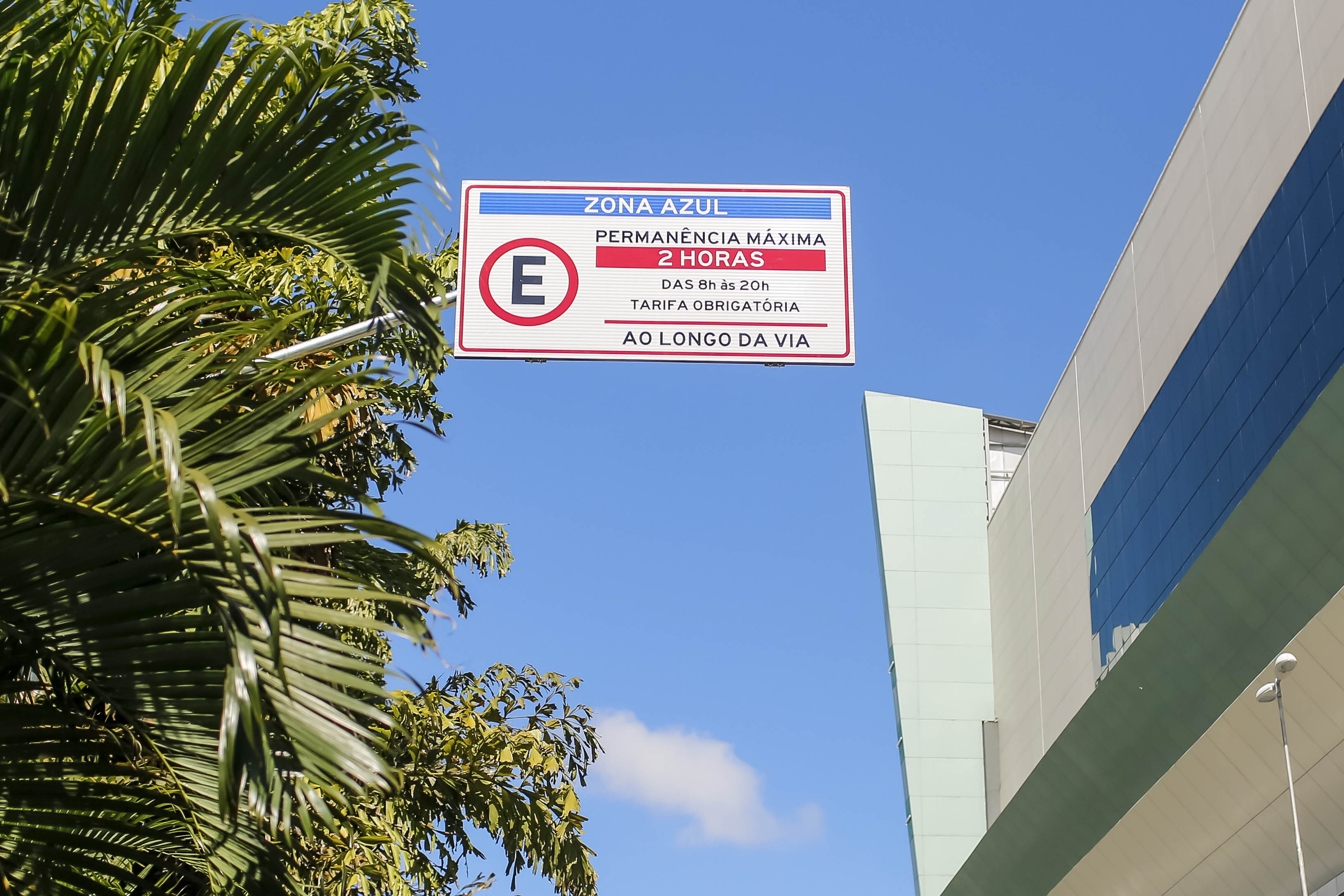 CTTU realiza manutenção de sinalização viária e de Zona Azul na Encruzilhada