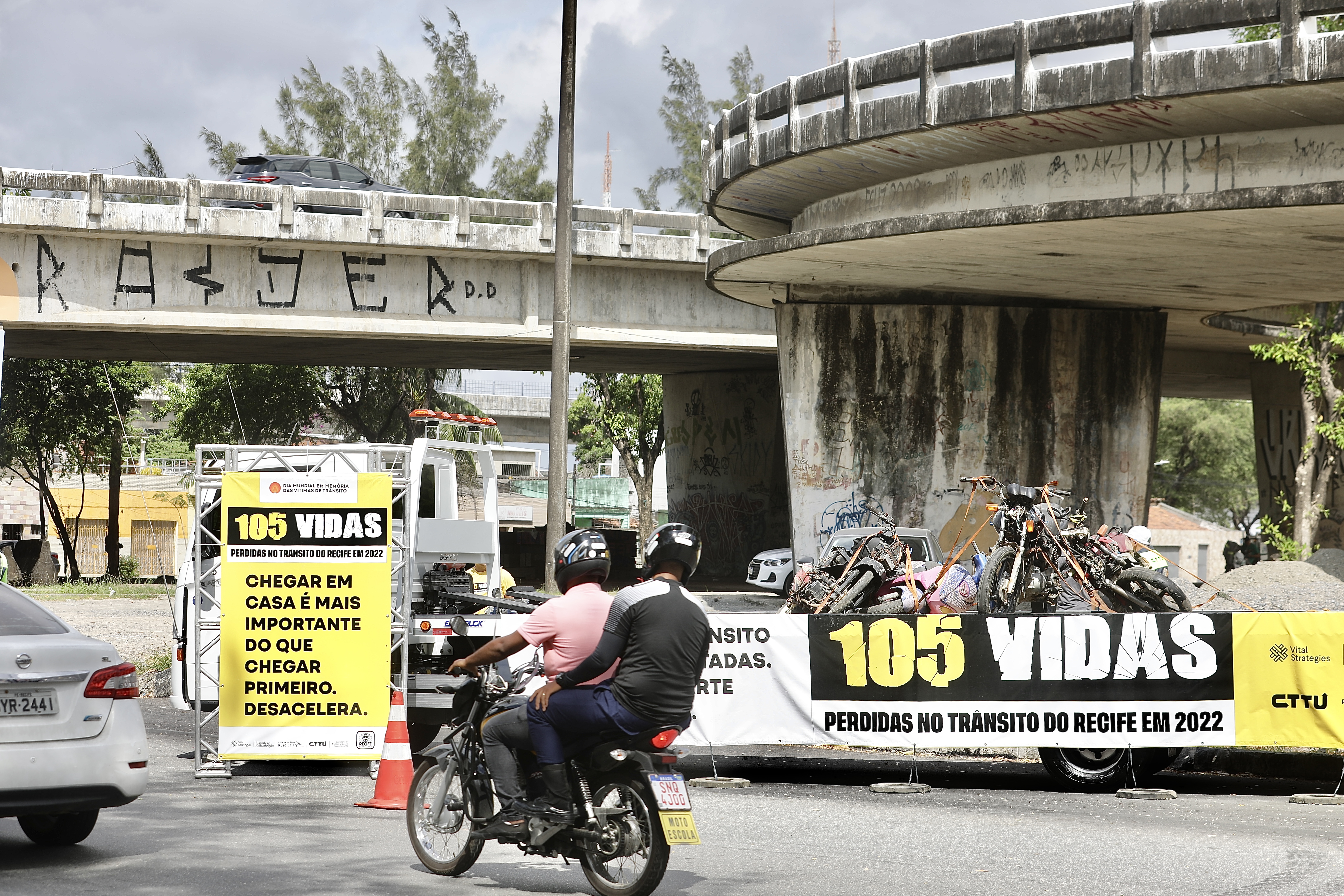 Três crianças são vítimas de acidentes com motos por dia no País