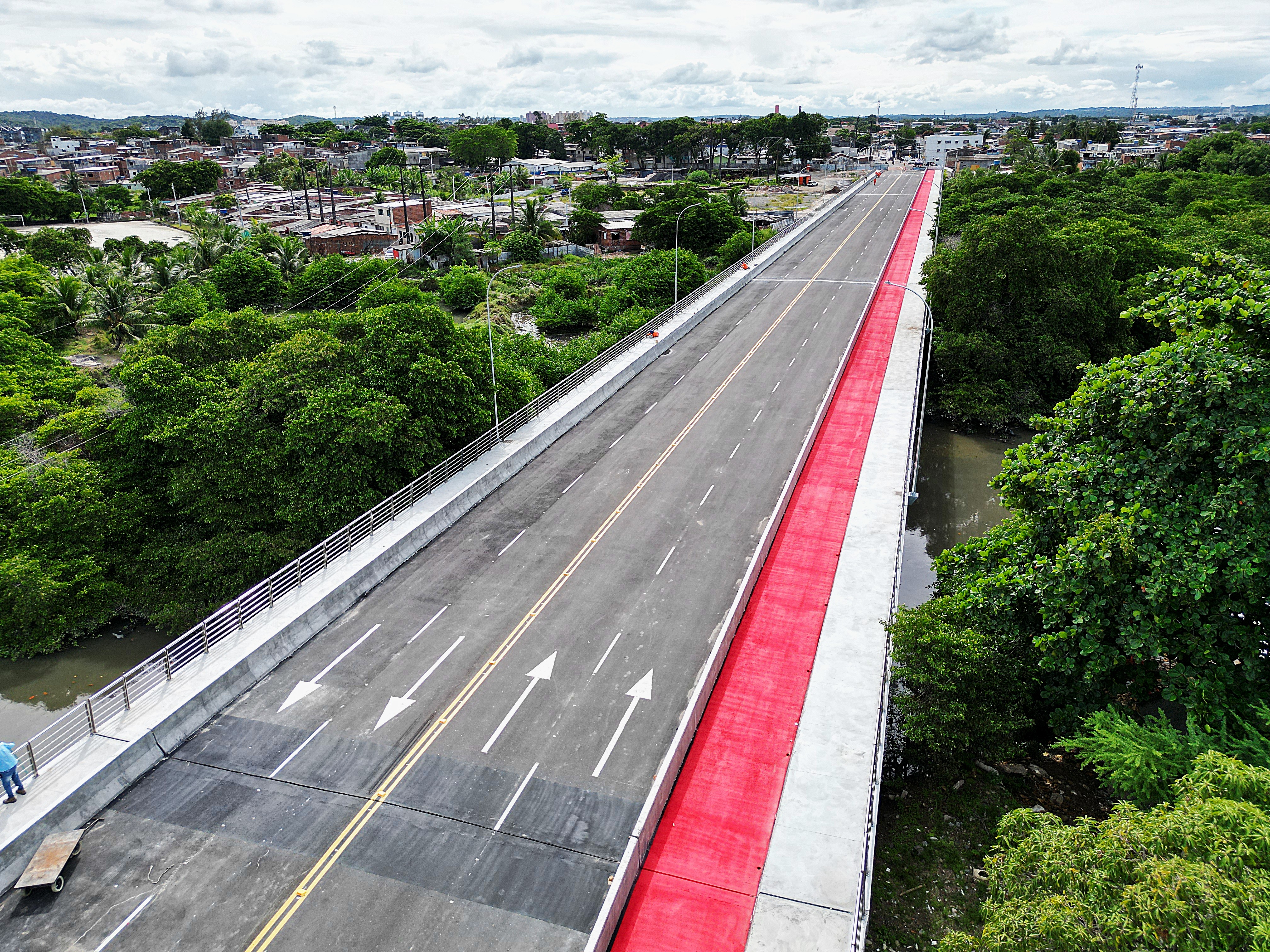 Ponte Júlia Santiago, a maior obra do tipo nos últimos 40 anos, é inaugurada no Recife, conectando as Zonas Oeste e Sul