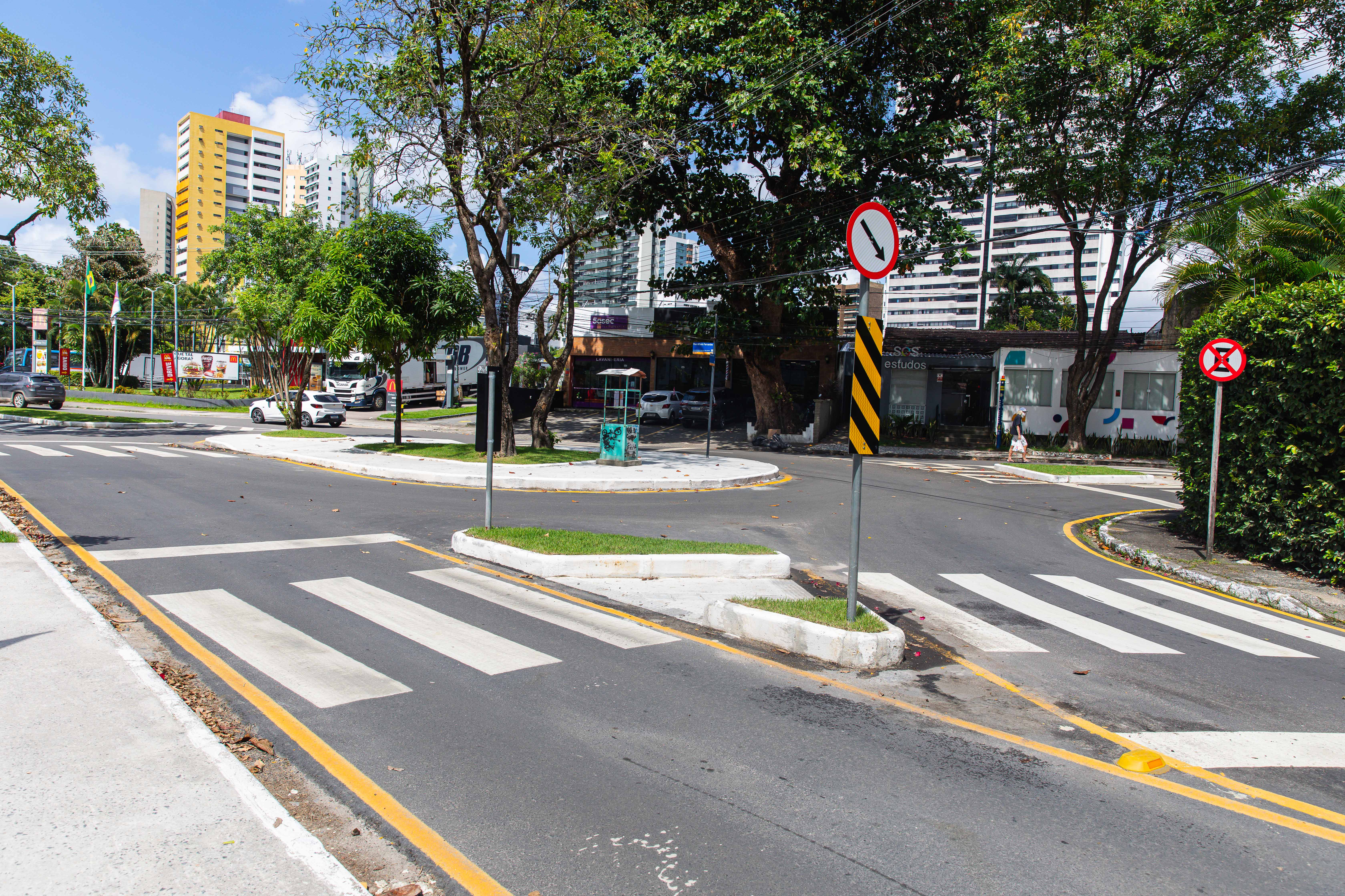 Prefeitura do Recife amplia segurança viária no bairro de Casa Forte com readequação geométrica
