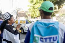 Trupe da CTTU vai às ruas e dá início ao Maio Amarelo no Recife