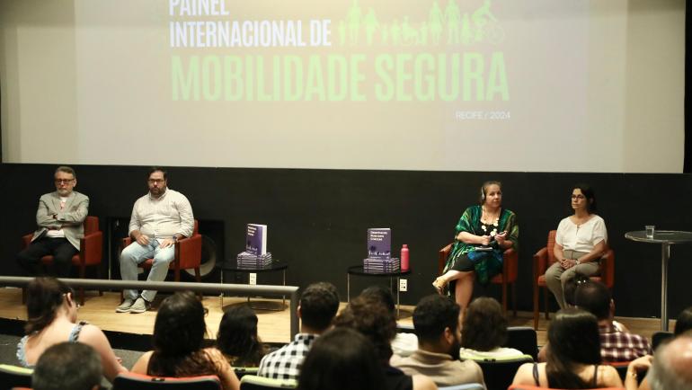 Recife é sede de painel internacional para debater estratégias de desenho de ruas mais seguras 